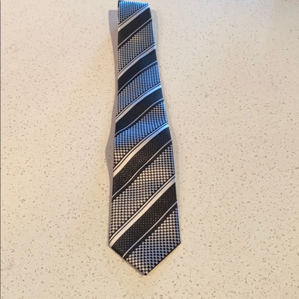 Men’s Black and Gray Striped Tie